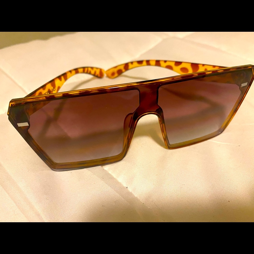 SUMMER SHADES ☀️‼️🕶 LEOPARD//SHADES//SUNGLASSES